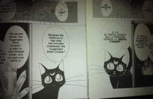 Comparaison de l'ancienne édition française (à droite - publiée dans le sens "français") et de l'édition Shinzôban américaine de Sailor Moon (à gauche - publiée dans le sens "japonais") : la chatte Luna a été entièrement redessinée pour mieux correspondre au chara-design du personnage ; la case présentant le cristal d'argent connaît elle aussi le même sort.